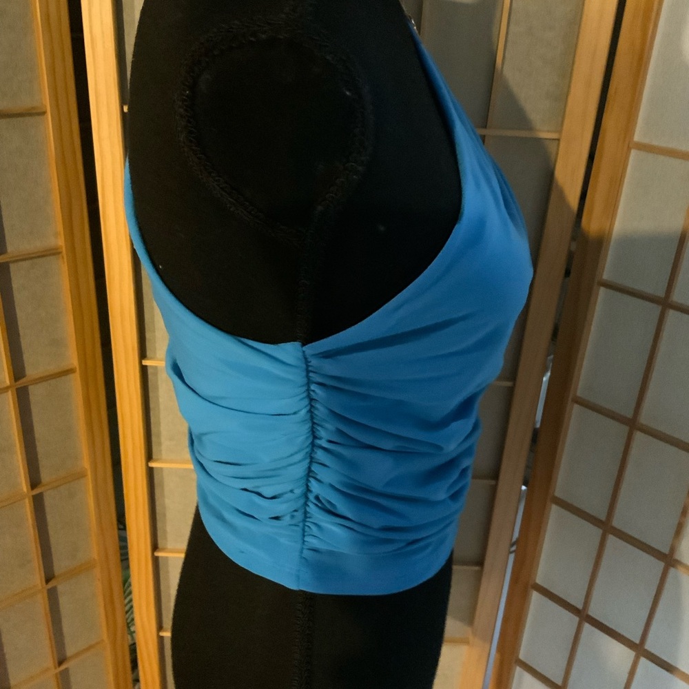 Express One-Shoulder Blue Ruched Crop Top - Picture 4 of 6